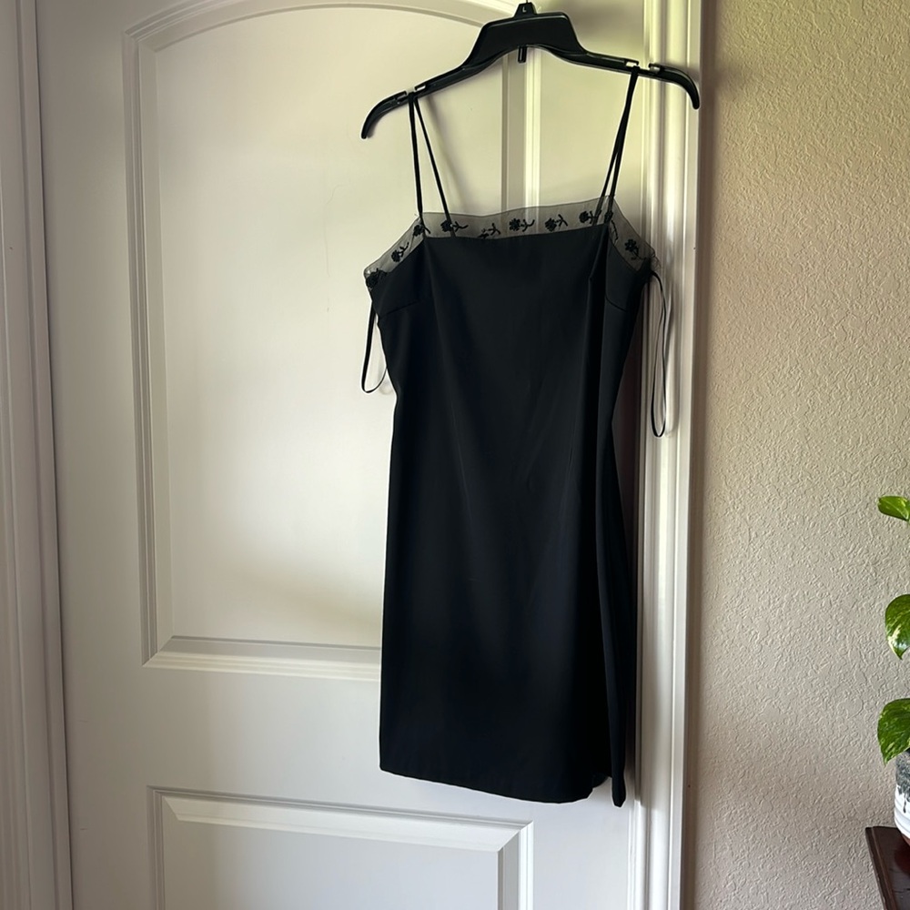 Size 11 mini dress black in color nice fun dress